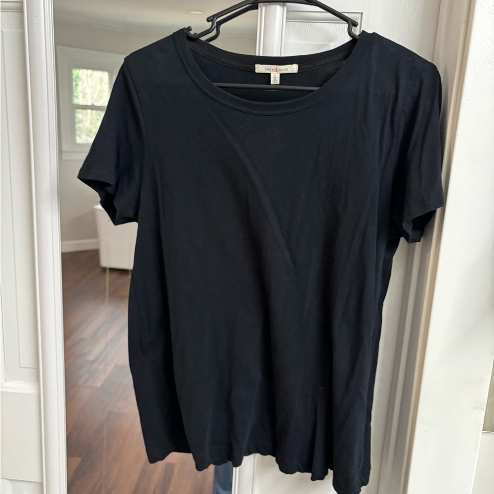 Elegant Black Short Sleeve Women's Tee